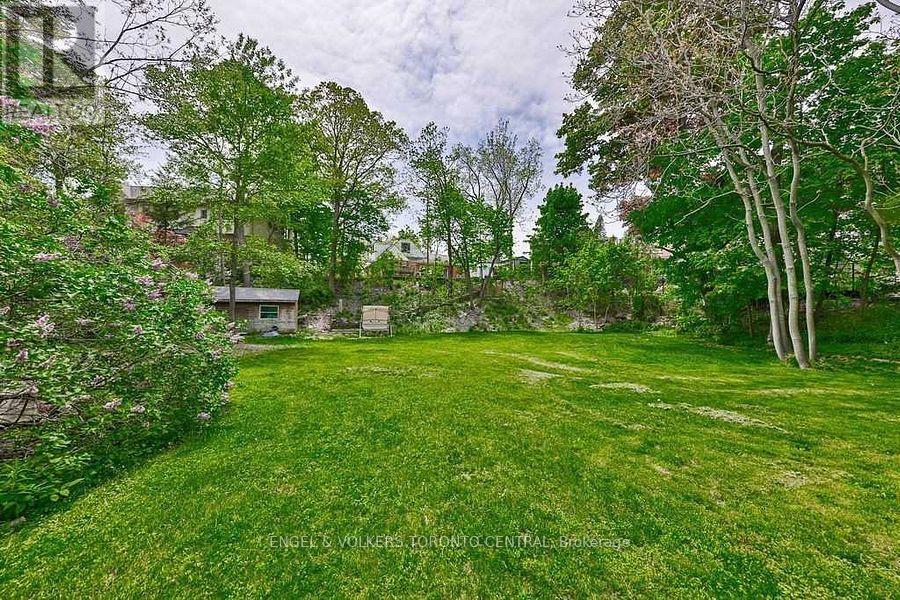 1327 Mineola Gardens, Mississauga, Ontario  L5G 3Y5 - Photo 11 - W12440369