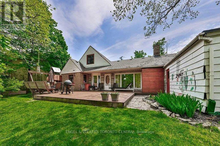 1327 Mineola Gardens, Mississauga, Ontario  L5G 3Y5 - Photo 8 - W12440369