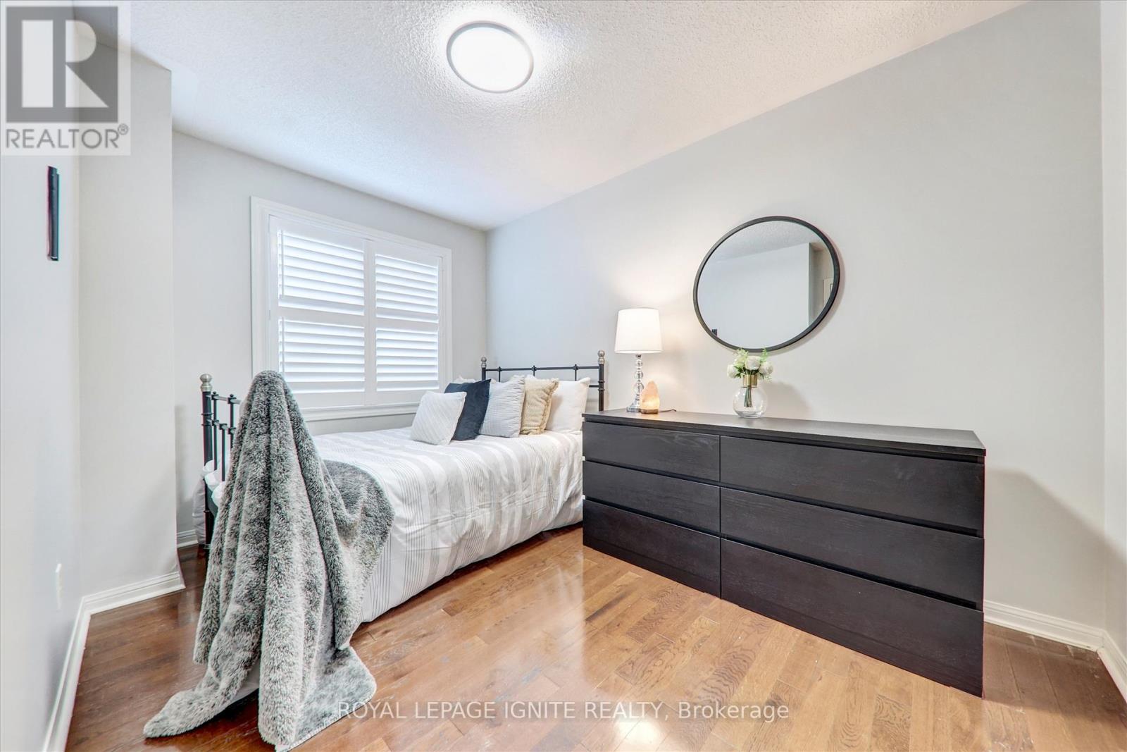 3929 Milkwood Crescent, Mississauga, Ontario  L5N 8H2 - Photo 13 - W12443302