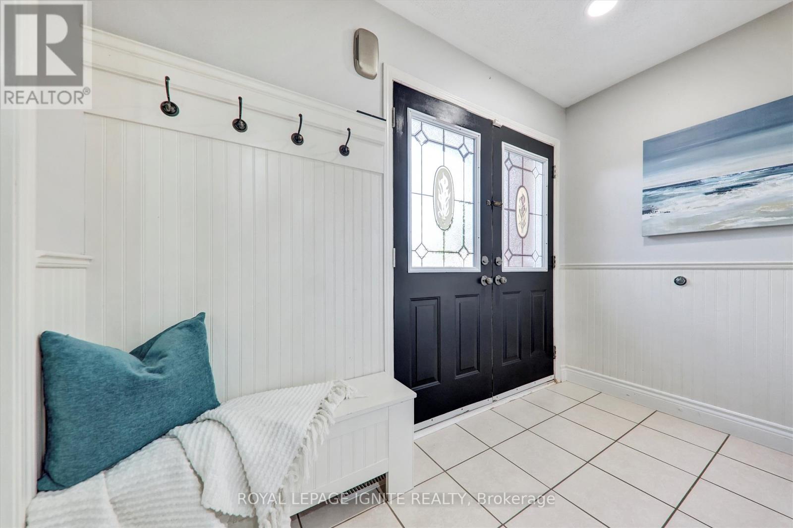 3929 Milkwood Crescent, Mississauga, Ontario  L5N 8H2 - Photo 2 - W12443302