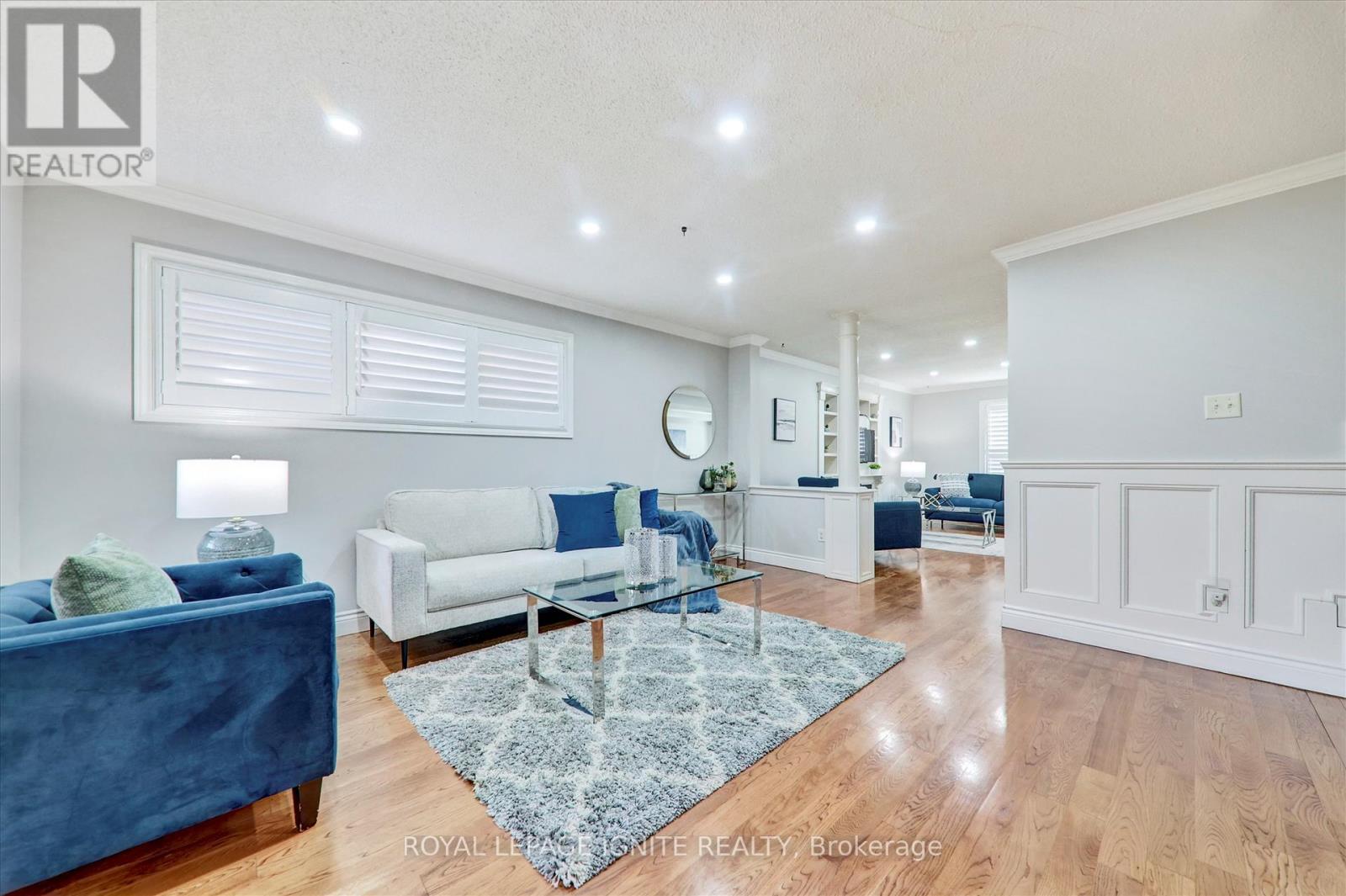 3929 Milkwood Crescent, Mississauga, Ontario  L5N 8H2 - Photo 3 - W12443302