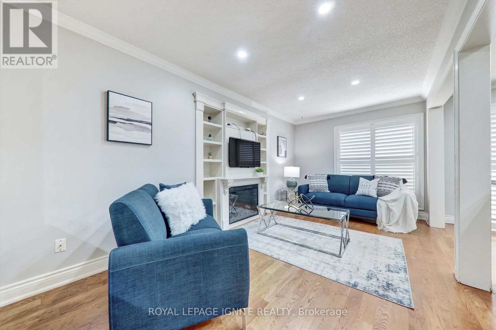 3929 Milkwood Crescent, Mississauga, Ontario  L5N 8H2 - Photo 4 - W12443302