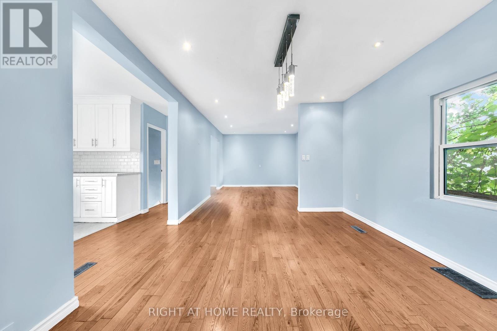 7 Maywood Avenue, St. Catharines, Ontario  L2R 1C4 - Photo 10 - X12433188
