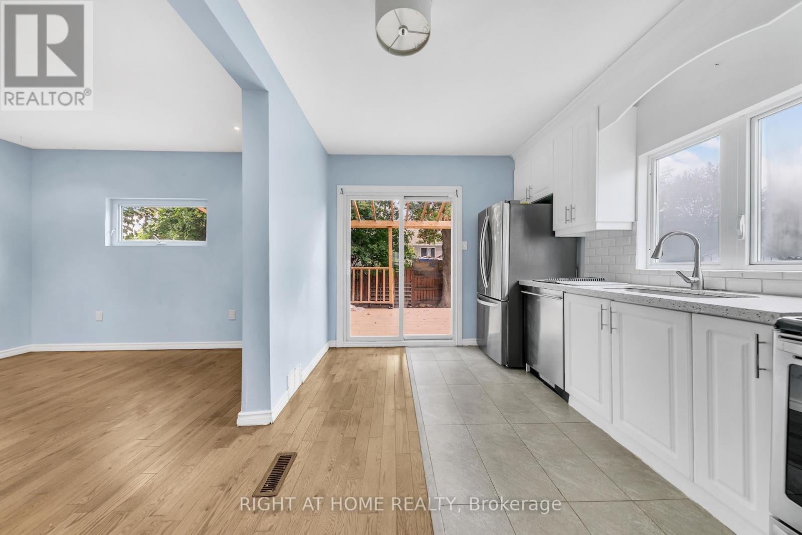 7 Maywood Avenue, St. Catharines, Ontario  L2R 1C4 - Photo 15 - X12433188