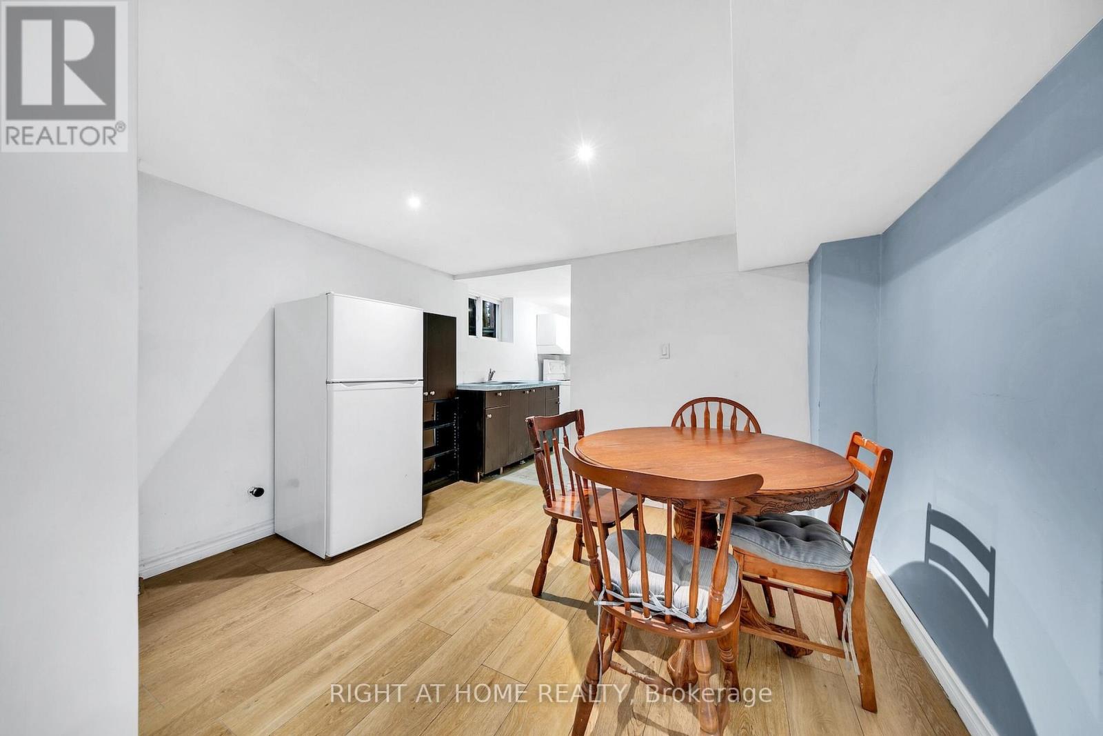 7 Maywood Avenue, St. Catharines, Ontario  L2R 1C4 - Photo 32 - X12433188