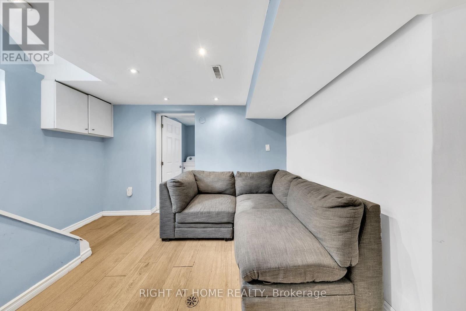 7 Maywood Avenue, St. Catharines, Ontario  L2R 1C4 - Photo 38 - X12433188