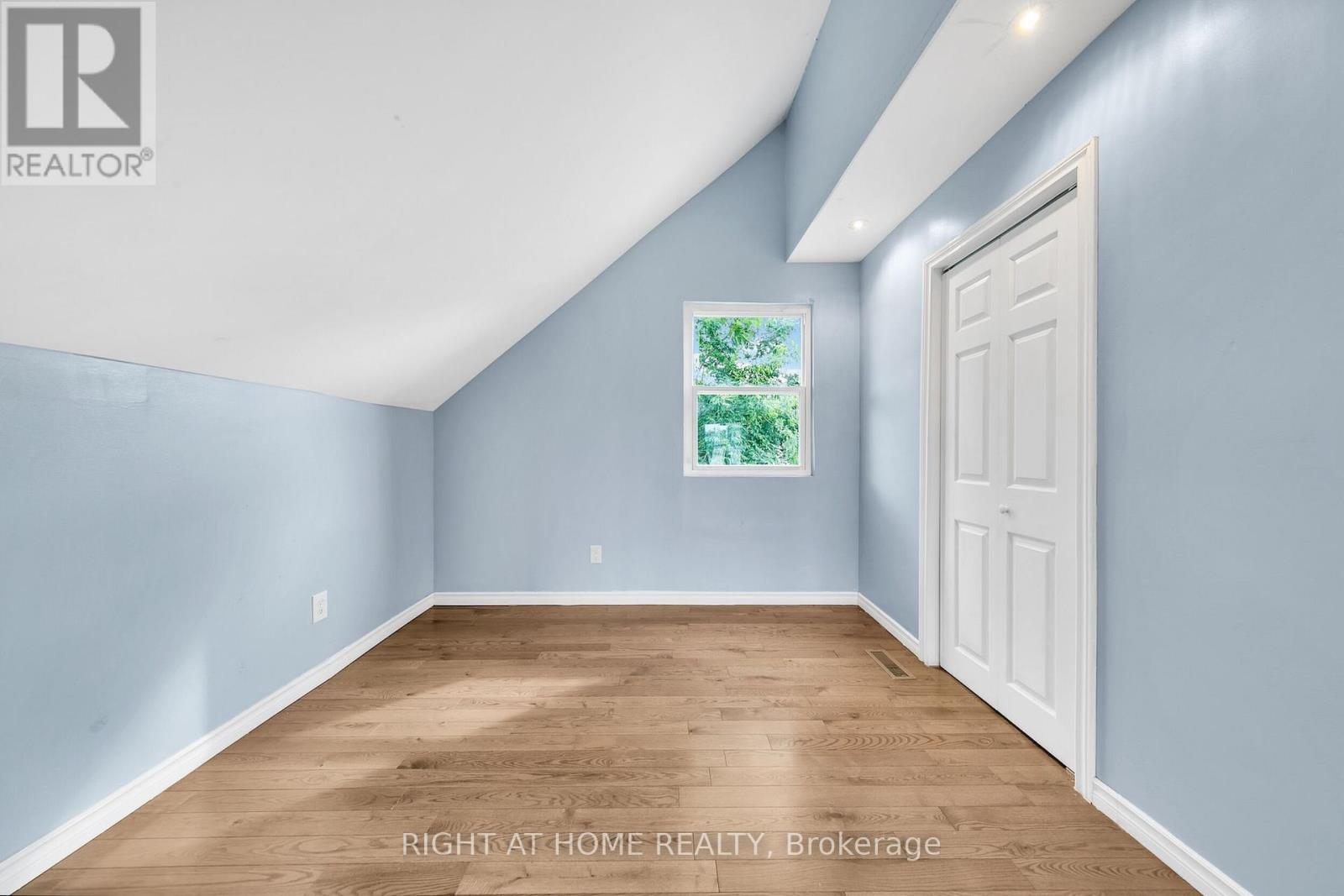 7 Maywood Avenue, St. Catharines, Ontario  L2R 1C4 - Photo 25 - X12433188
