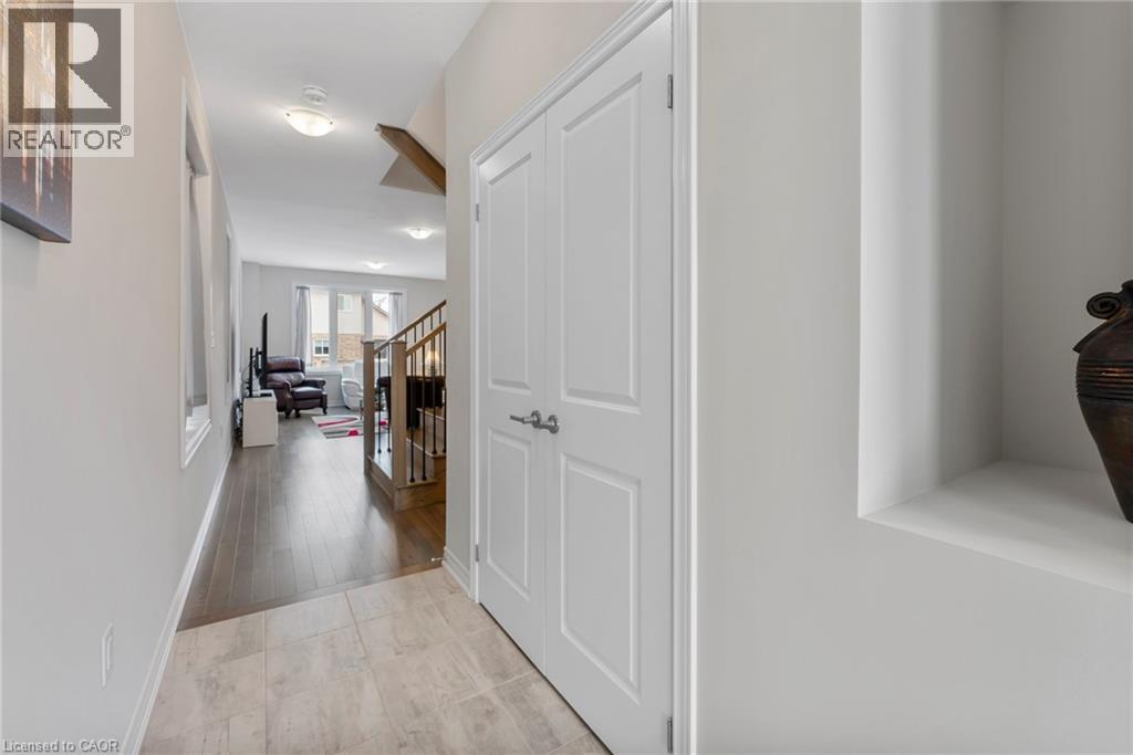 107 Starfire Crescent Crescent, Stoney Creek, Ontario  L8E 0K9 - Photo 7 - 40775679