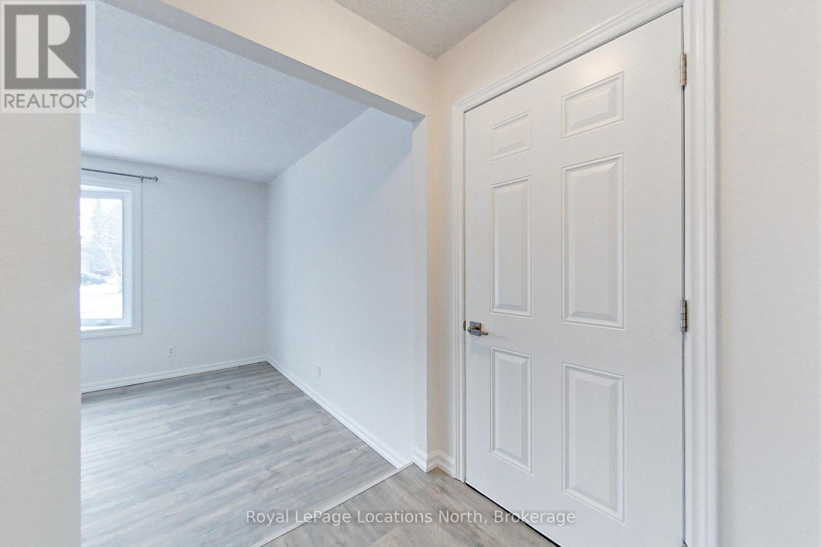 11 Watts Crescent, Collingwood, Ontario  L9Y 4H1 - Photo 2 - S12443963