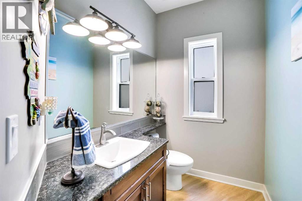 26 Baywater Cape Sw, Airdrie, Alberta  T4B 0B3 - Photo 7 - A2237185