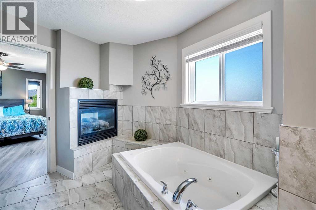 26 Baywater Cape Sw, Airdrie, Alberta  T4B 0B3 - Photo 36 - A2237185
