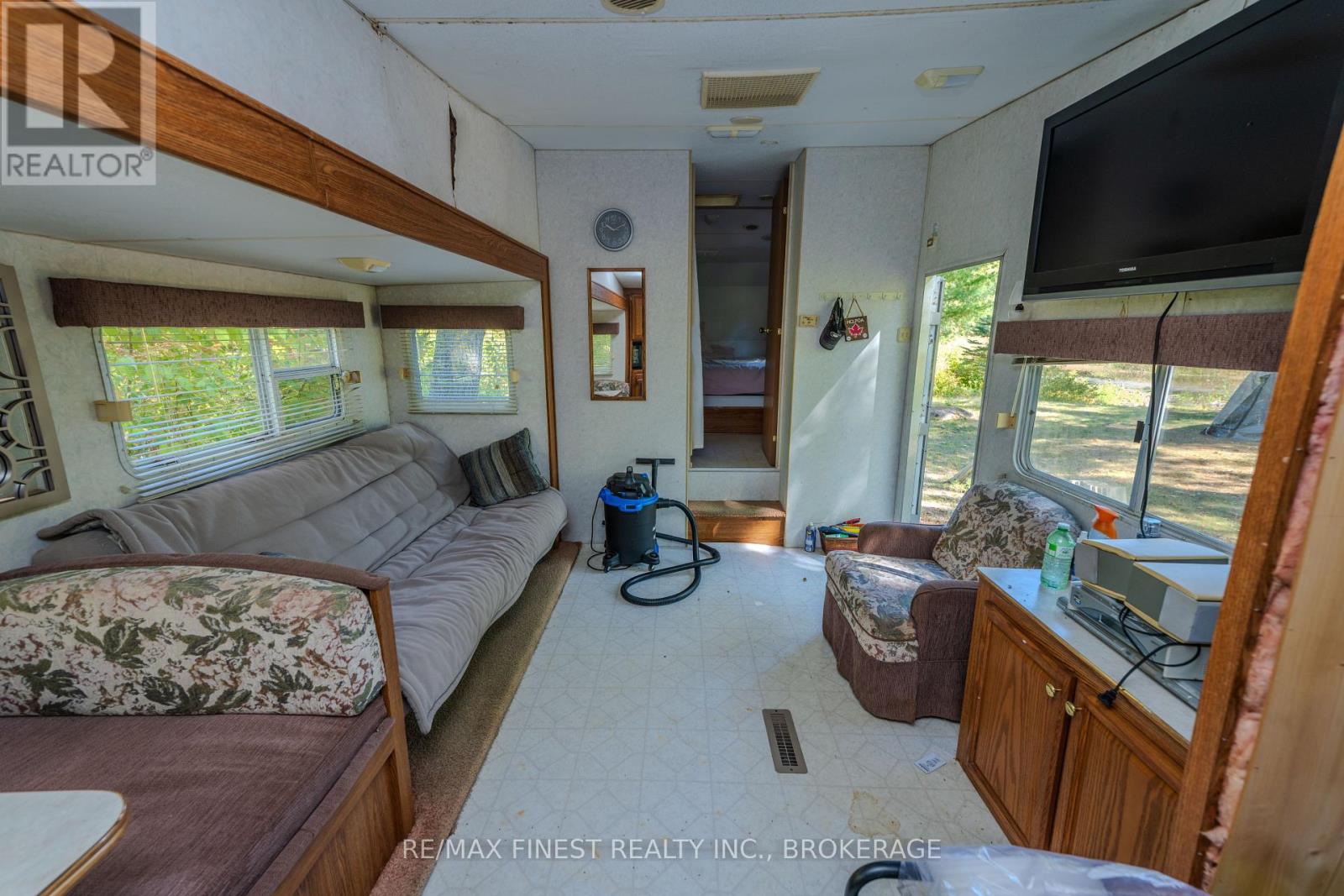 1097 Big Bay Drive, Frontenac, Ontario  K0H 1B0 - Photo 12 - X12443924
