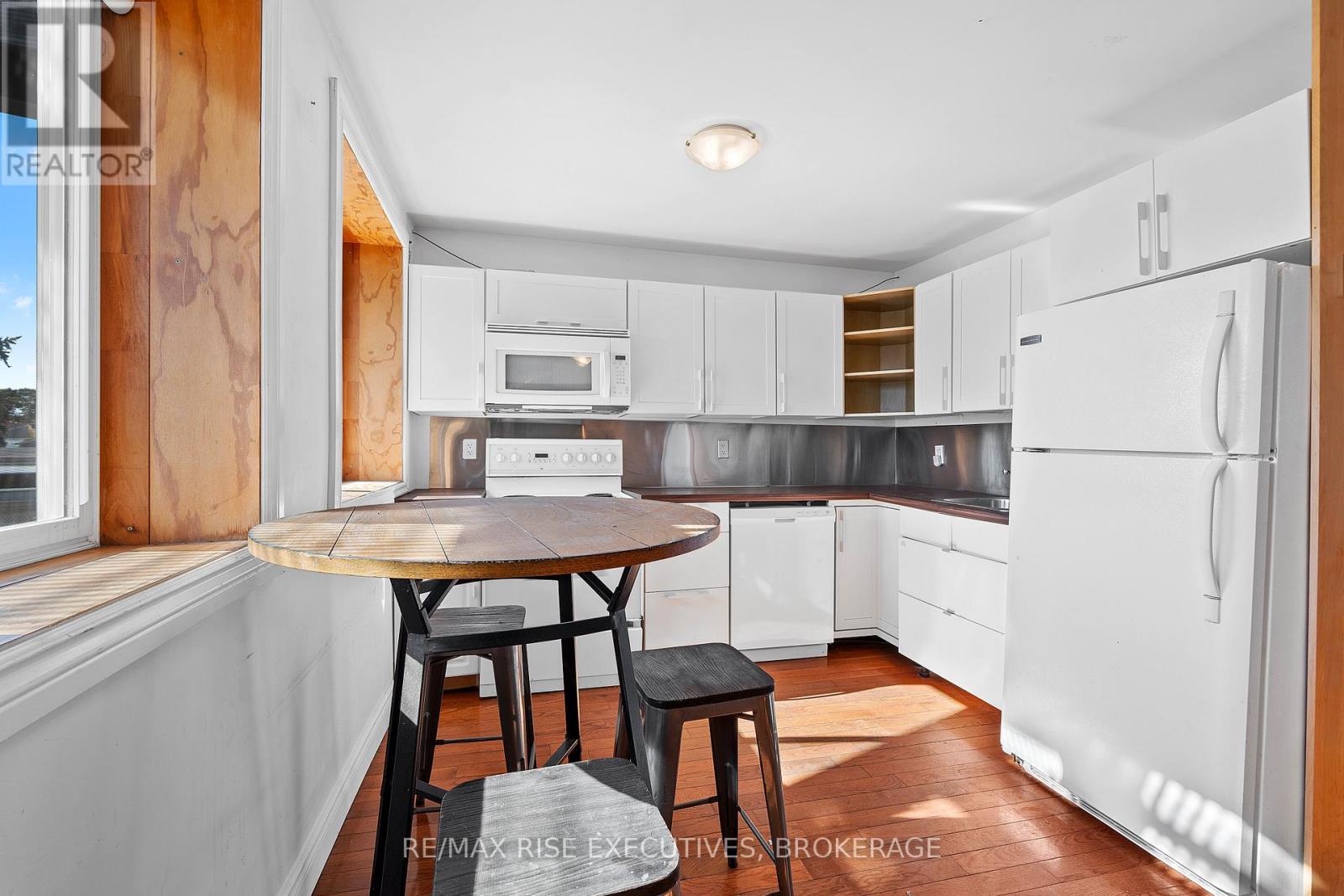 682 Princess Street, Kingston, Ontario  K7L 1E7 - Photo 6 - X12443991
