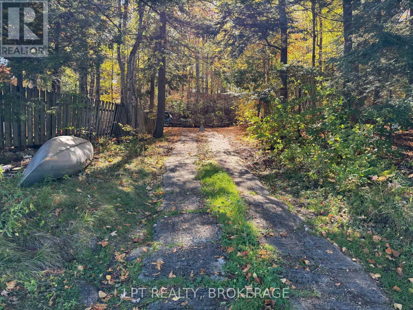 500 Yvon Lane, Rideau Lakes, Ontario  K0G 1X0 - Photo 11 - X12443994