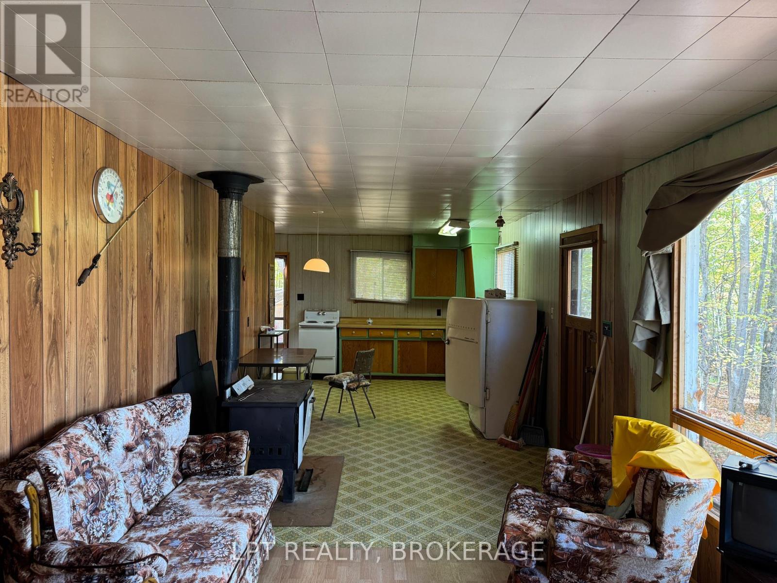 500 Yvon Lane, Rideau Lakes, Ontario  K0G 1X0 - Photo 8 - X12443994