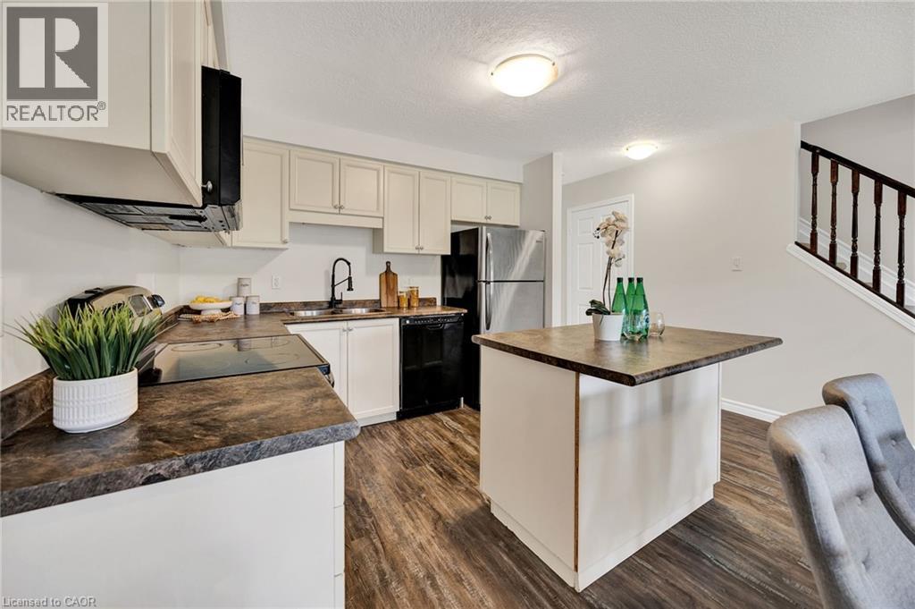 252 Countrystone Crescent, Kitchener, Ontario  N2N 3S2 - Photo 7 - 40776312
