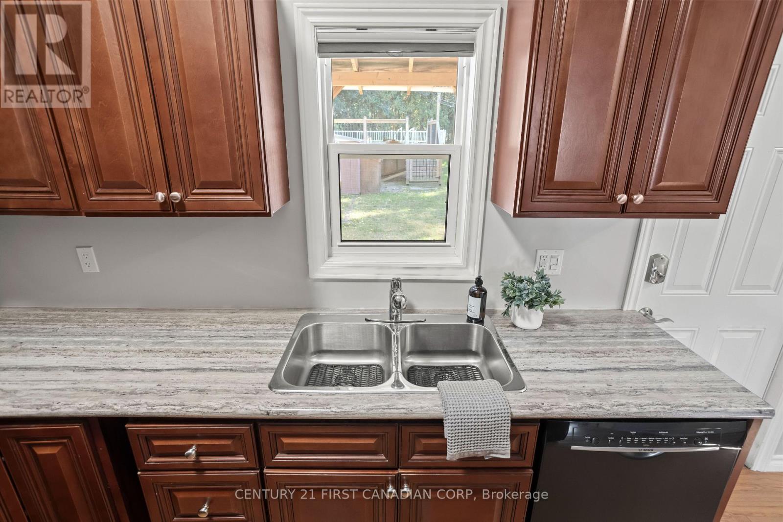 81 Langarth Street W, London South, Ontario  N6J 1P5 - Photo 13 - X12443958