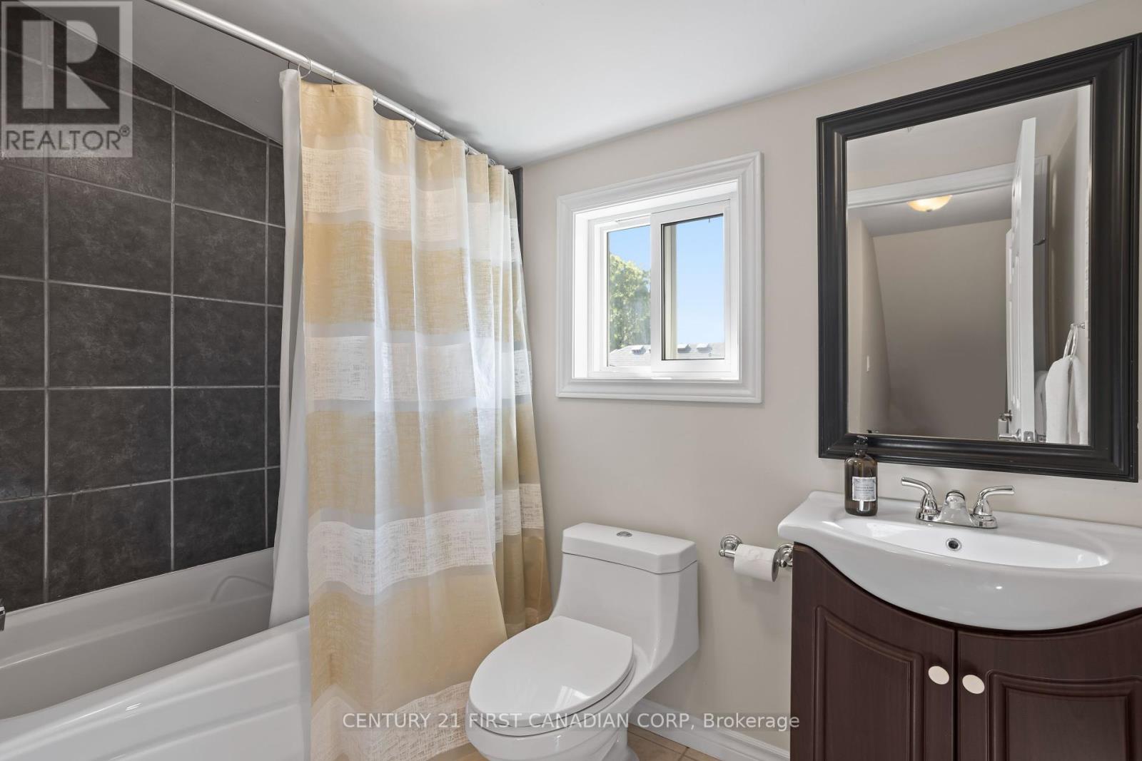 81 Langarth Street W, London South, Ontario  N6J 1P5 - Photo 22 - X12443958