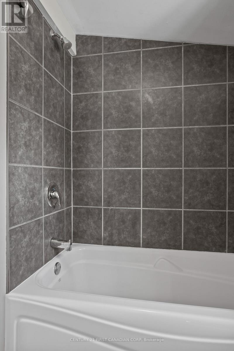 81 Langarth Street W, London South, Ontario  N6J 1P5 - Photo 23 - X12443958