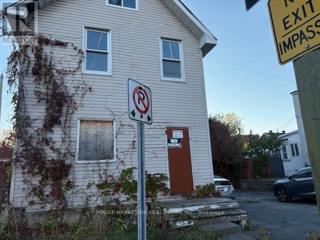 566 Bay Street, Ottawa, Ontario  K1R 6B9 - Photo 8 - X12443916