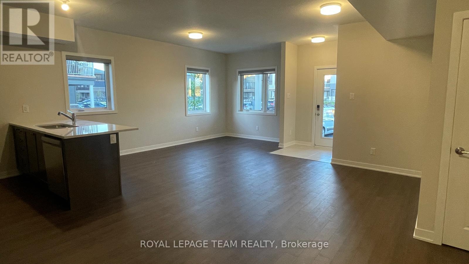 914 Lillian Freiman Private, Ottawa, Ontario  K2J 7K8 - Photo 3 - X12443944