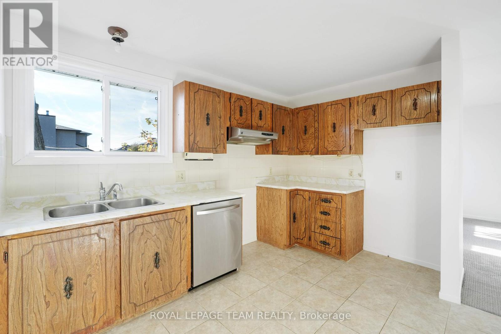 1991 Kingsdale Avenue, Ottawa, Ontario  K1T 1H9 - Photo 13 - X12443949