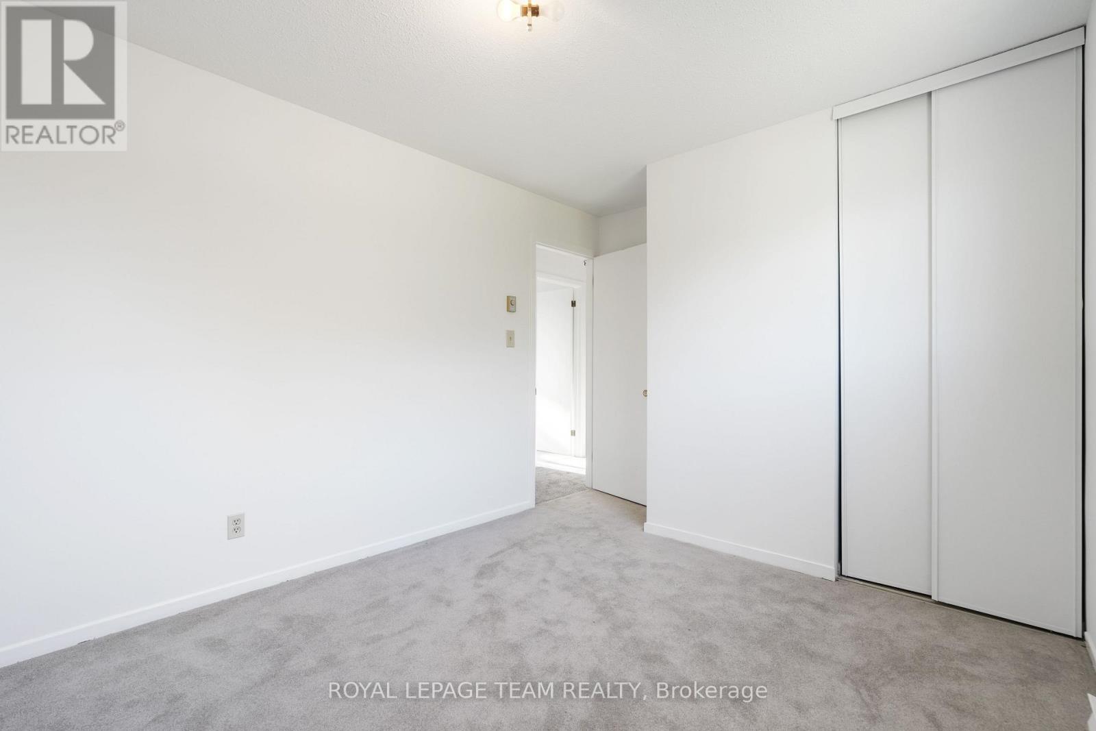 1991 Kingsdale Avenue, Ottawa, Ontario  K1T 1H9 - Photo 22 - X12443949