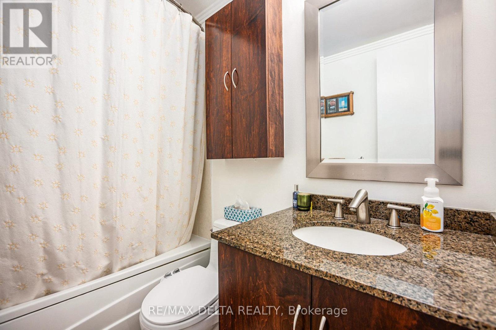 513 - 2020 Jasmine Crescent, Ottawa, Ontario  K1J 8K5 - Photo 4 - X12443979