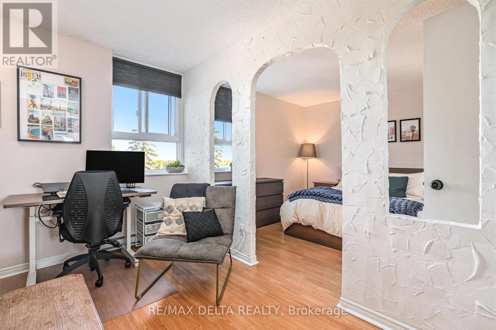513 - 2020 Jasmine Crescent, Ottawa, Ontario  K1J 8K5 - Photo 6 - X12443979