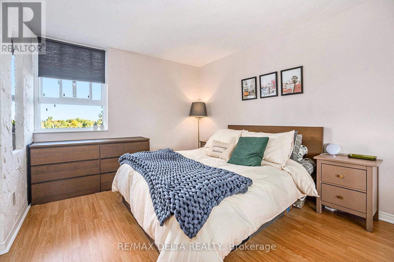 513 - 2020 Jasmine Crescent, Ottawa, Ontario  K1J 8K5 - Photo 7 - X12443979