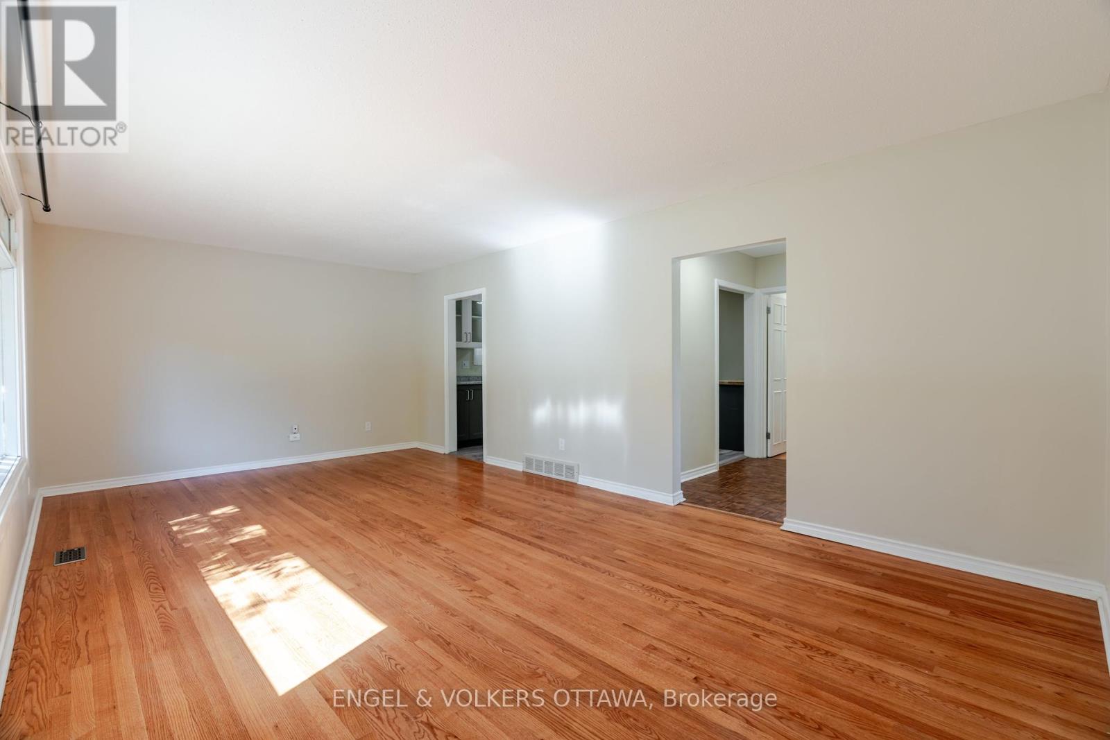 3001 Rankin Street, Ottawa, Ontario  K1V 8L2 - Photo 9 - X12443986