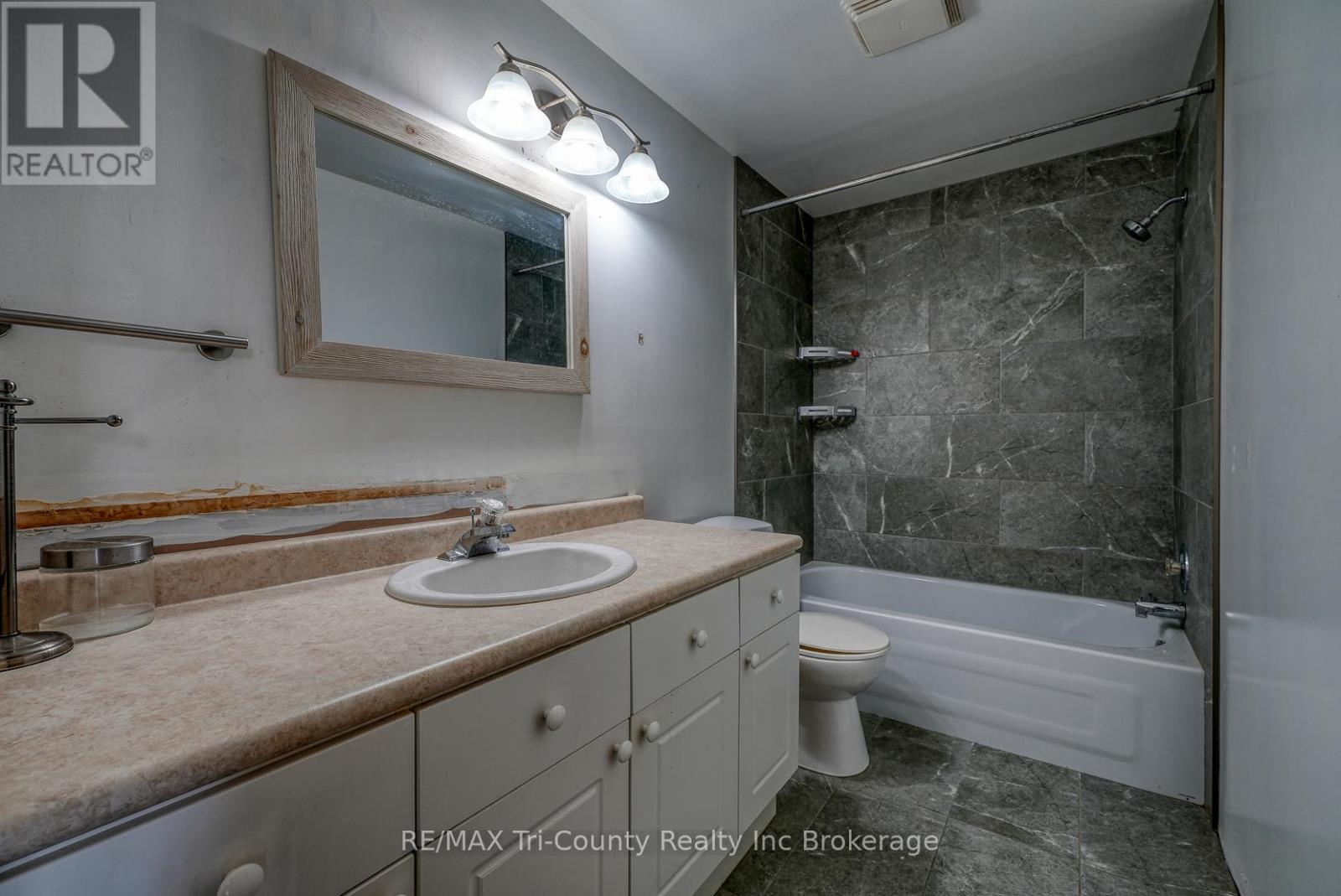 7 - 15 Devonshire Avenue, Tillsonburg, Ontario  N4G 4K7 - Photo 23 - X12443968