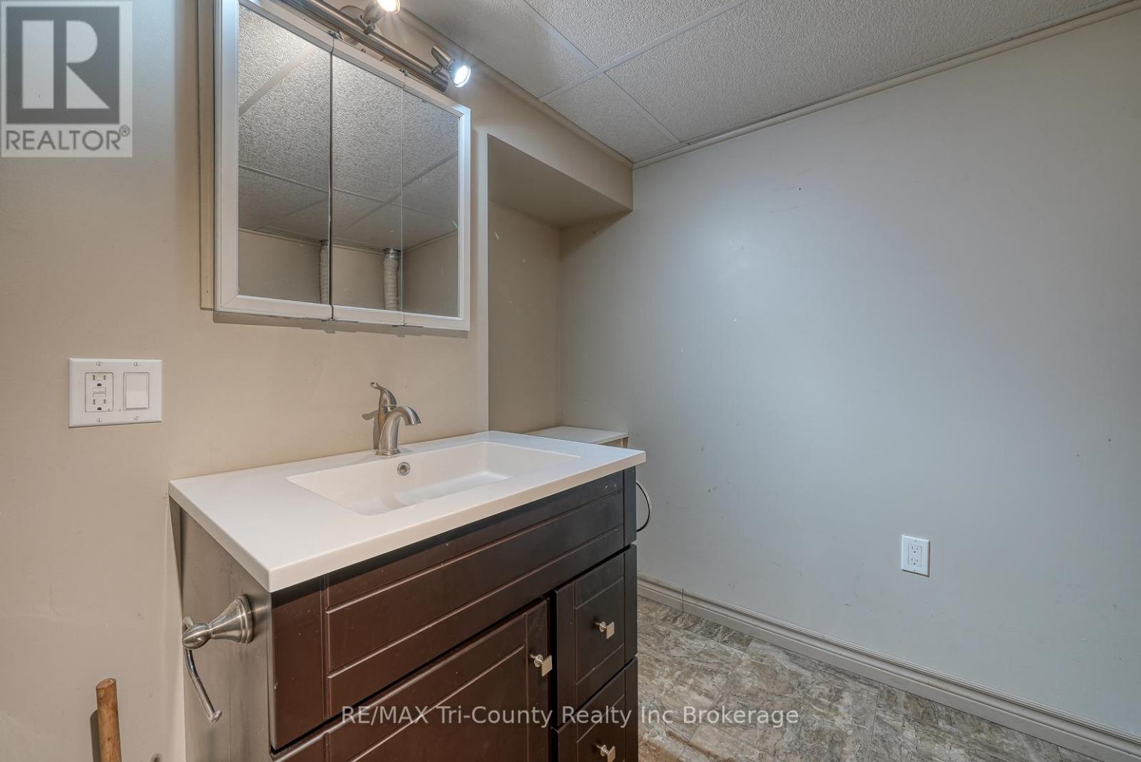7 - 15 Devonshire Avenue, Tillsonburg, Ontario  N4G 4K7 - Photo 29 - X12443968