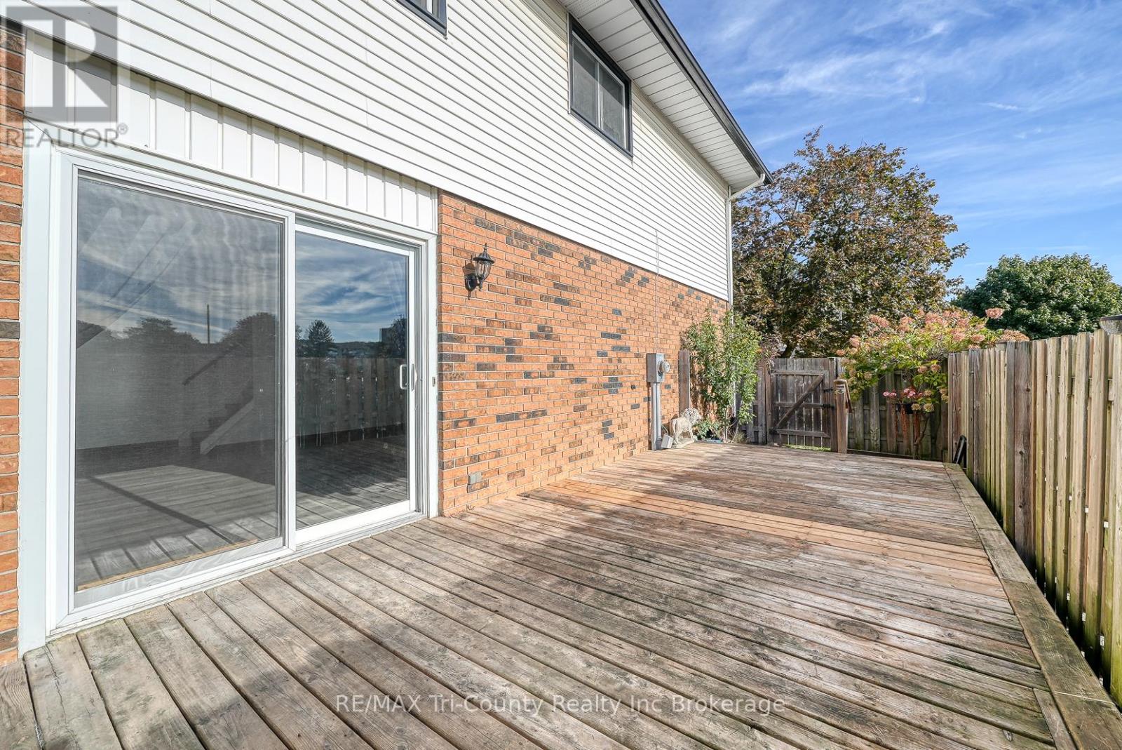 7 - 15 Devonshire Avenue, Tillsonburg, Ontario  N4G 4K7 - Photo 3 - X12443968