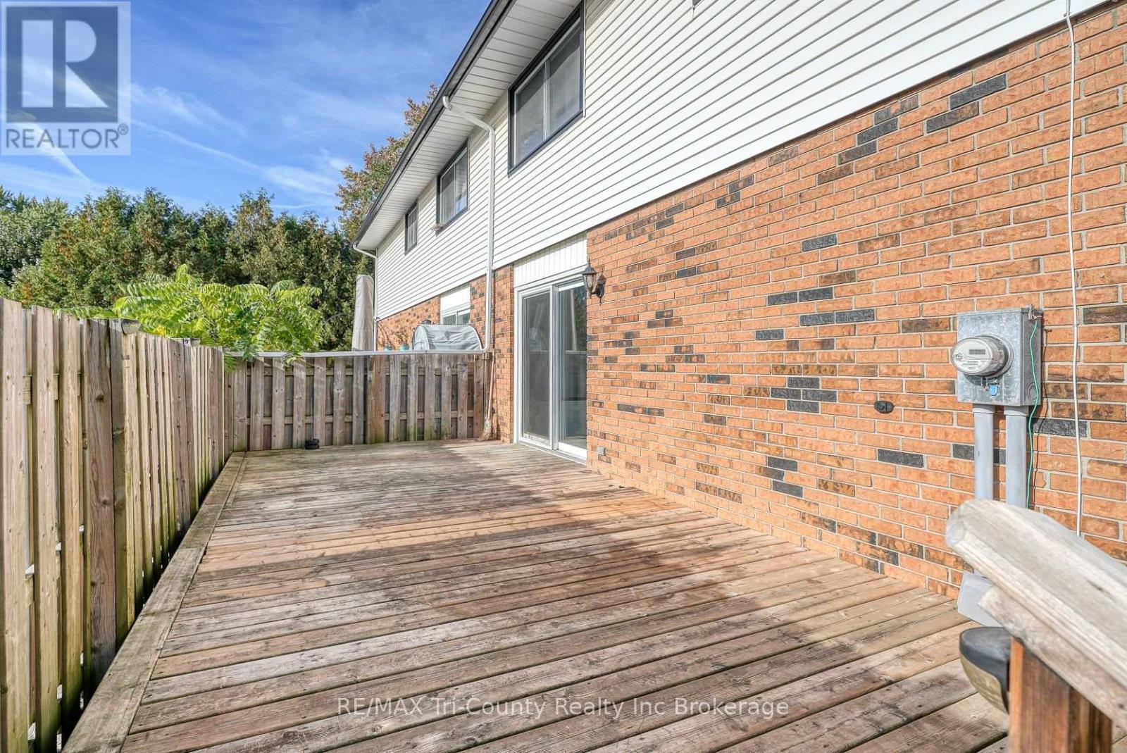7 - 15 Devonshire Avenue, Tillsonburg, Ontario  N4G 4K7 - Photo 5 - X12443968