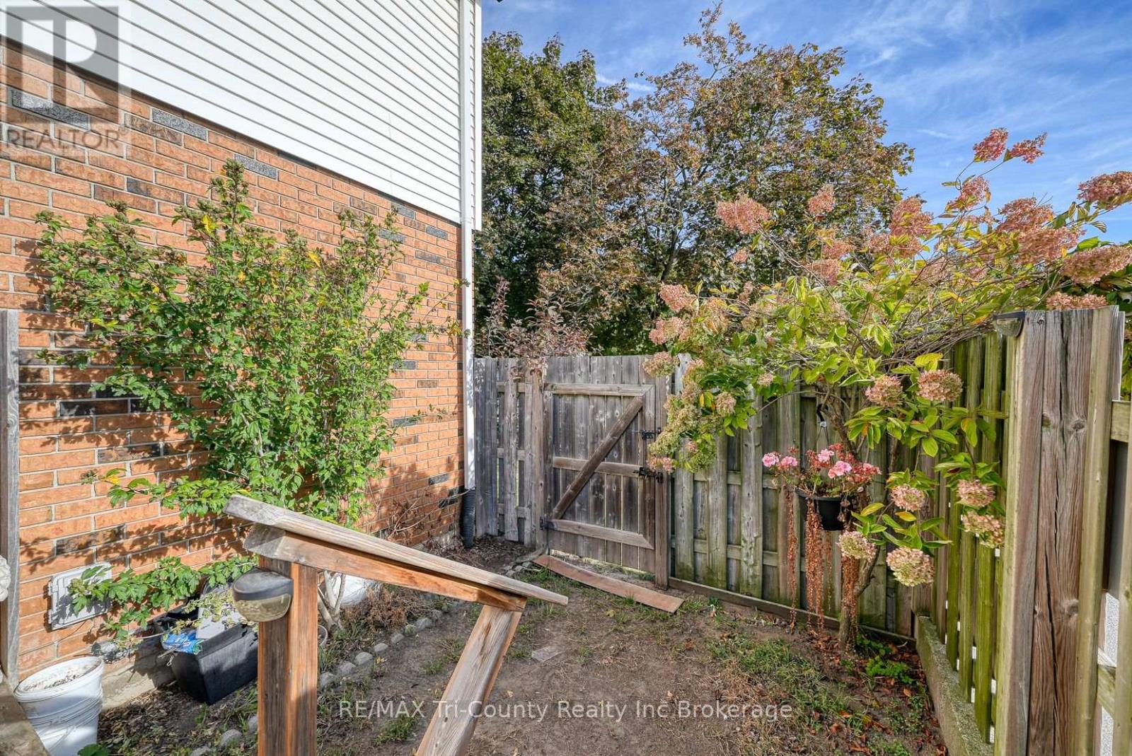 7 - 15 Devonshire Avenue, Tillsonburg, Ontario  N4G 4K7 - Photo 7 - X12443968
