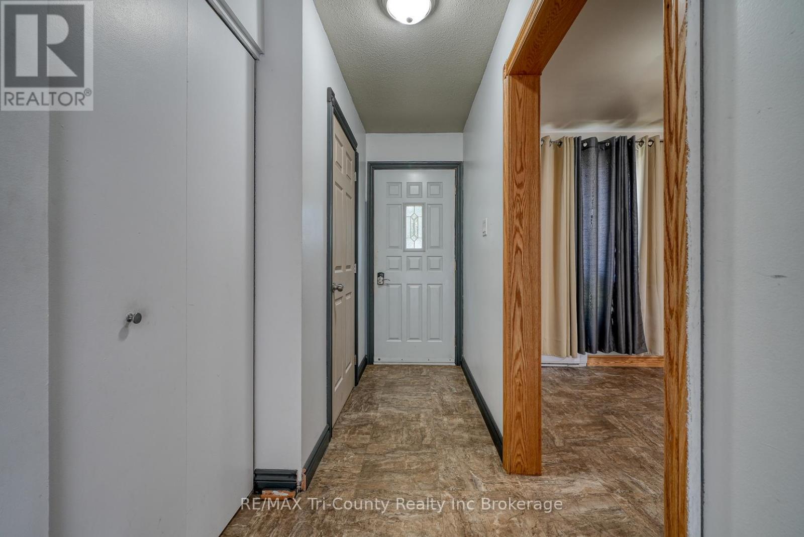 7 - 15 Devonshire Avenue, Tillsonburg, Ontario  N4G 4K7 - Photo 8 - X12443968