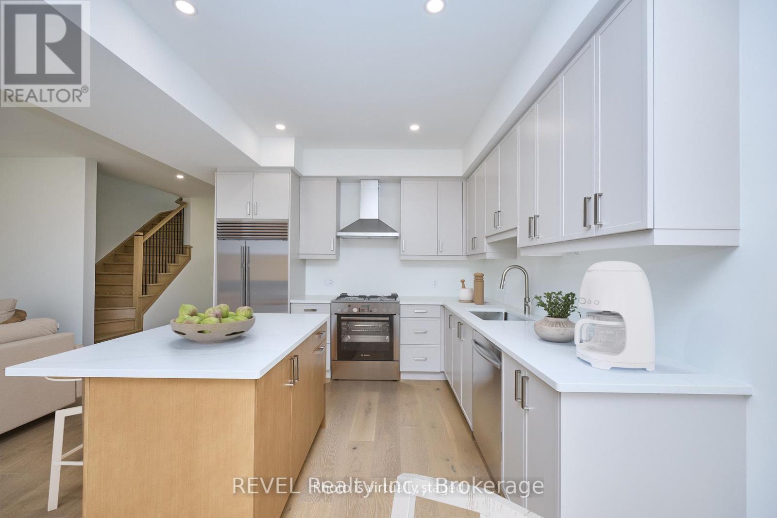 7437 Matteo Drive, Niagara Falls (Brown), Ontario  L2H 3T3 - Photo 8 - X12443954