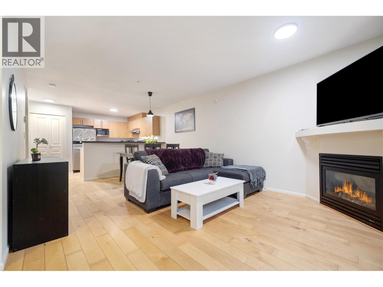 1131 Ross Road, North Vancouver, British Columbia  V7K 1C6 - Photo 4 - R3055150