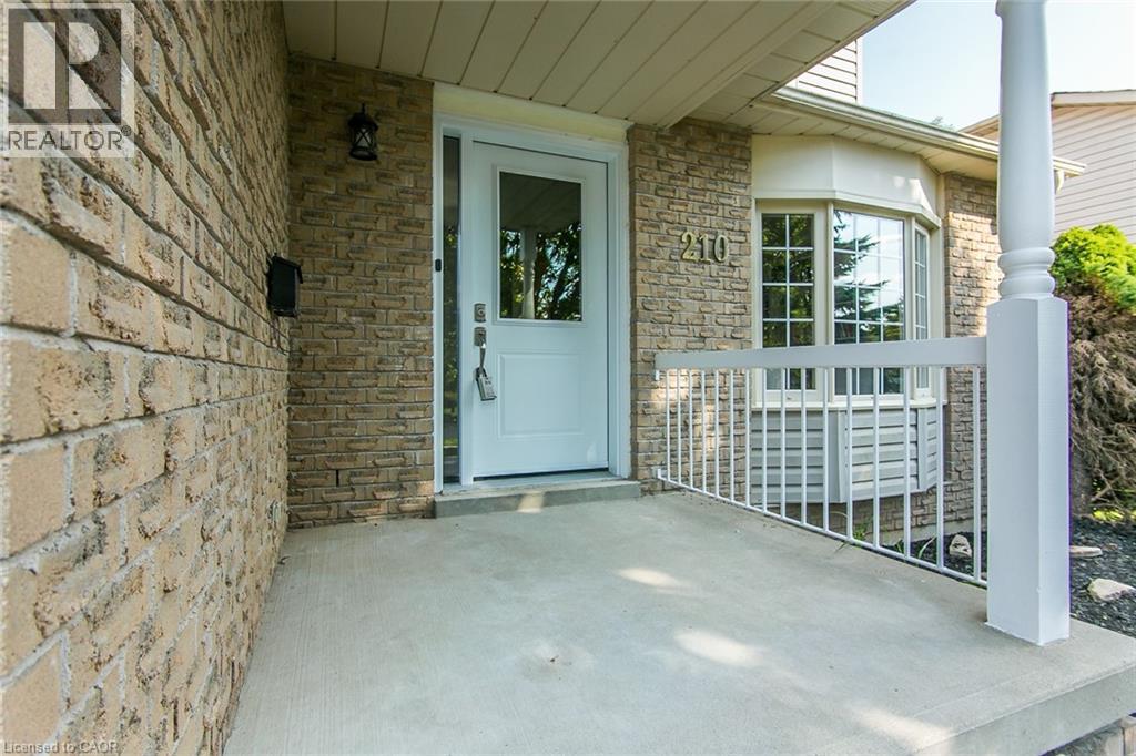 210 Philip Court, Fergus, Ontario  N1M 3M9 - Photo 4 - 40776251