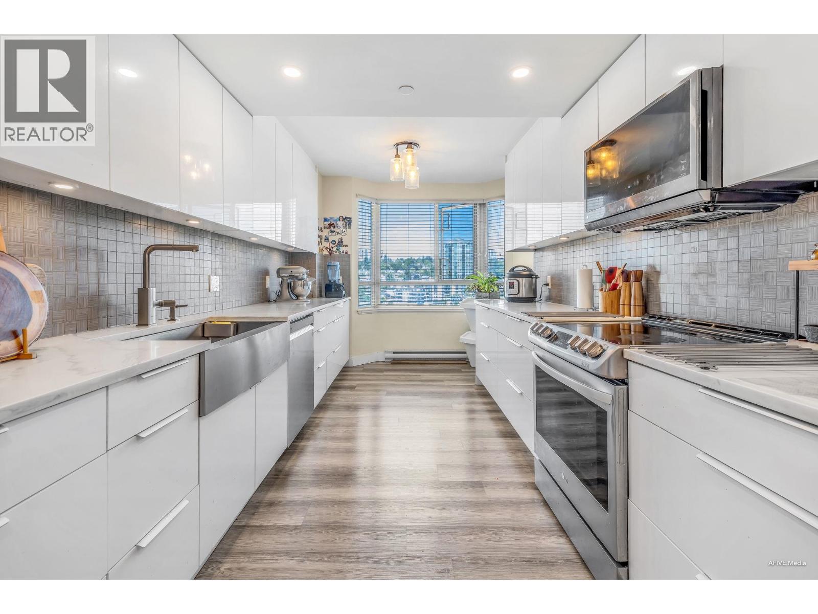 1605 1185 Quayside Drive, New Westminster, British Columbia  V3M 6T8 - Photo 10 - R3053709