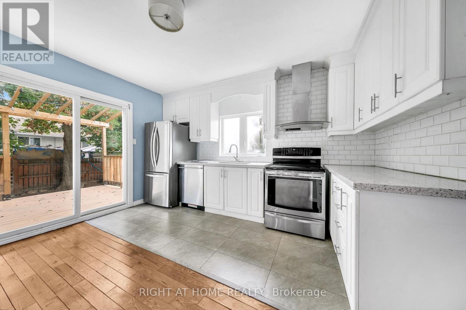 7 Maywood Avenue, St. Catharines, Ontario  L2R 1C4 - Photo 17 - X12433188