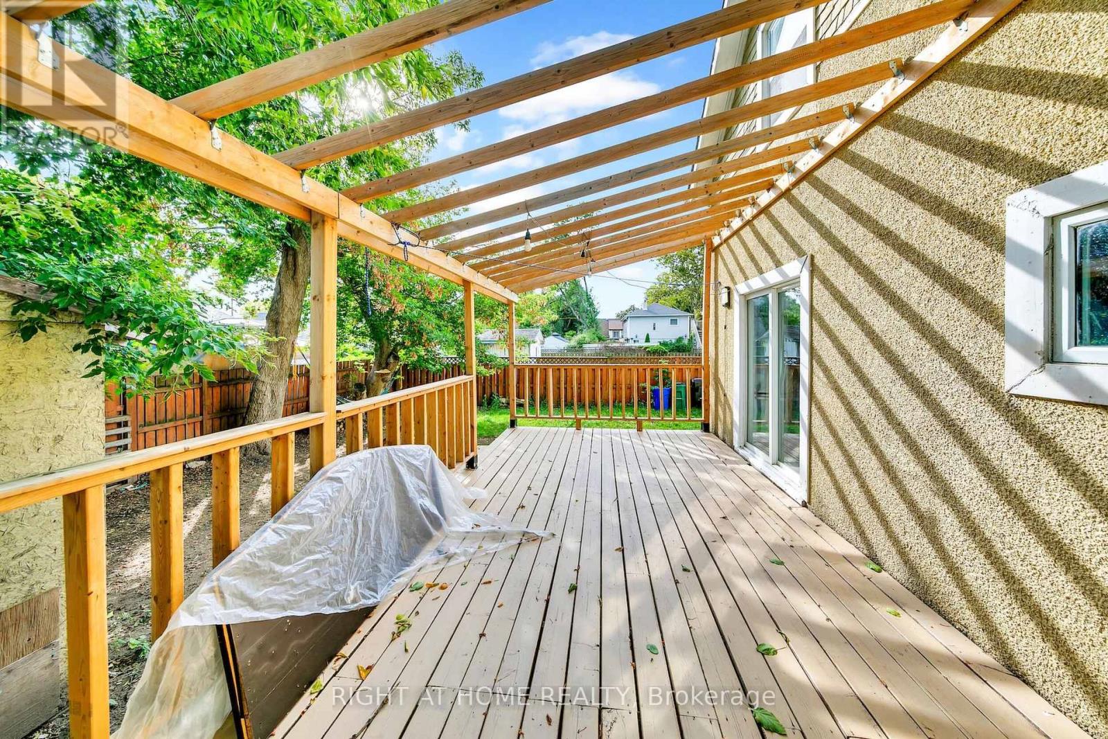 7 Maywood Avenue, St. Catharines, Ontario  L2R 1C4 - Photo 20 - X12433188