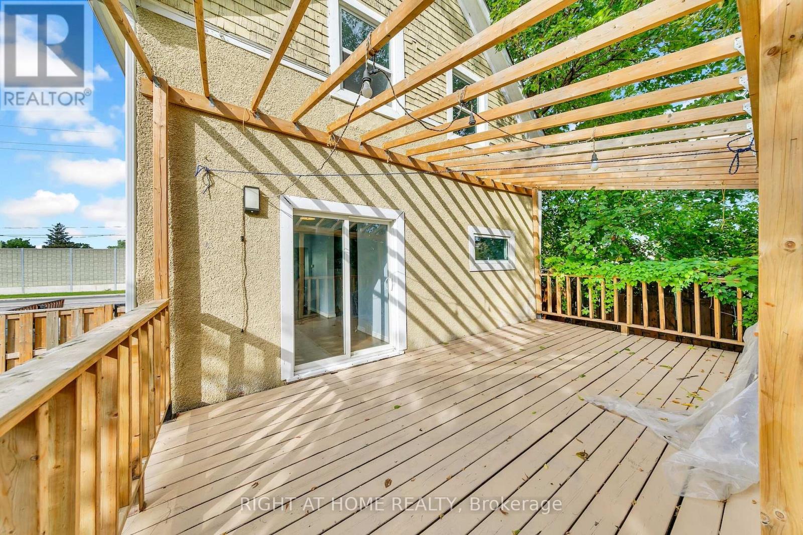 7 Maywood Avenue, St. Catharines, Ontario  L2R 1C4 - Photo 18 - X12433188