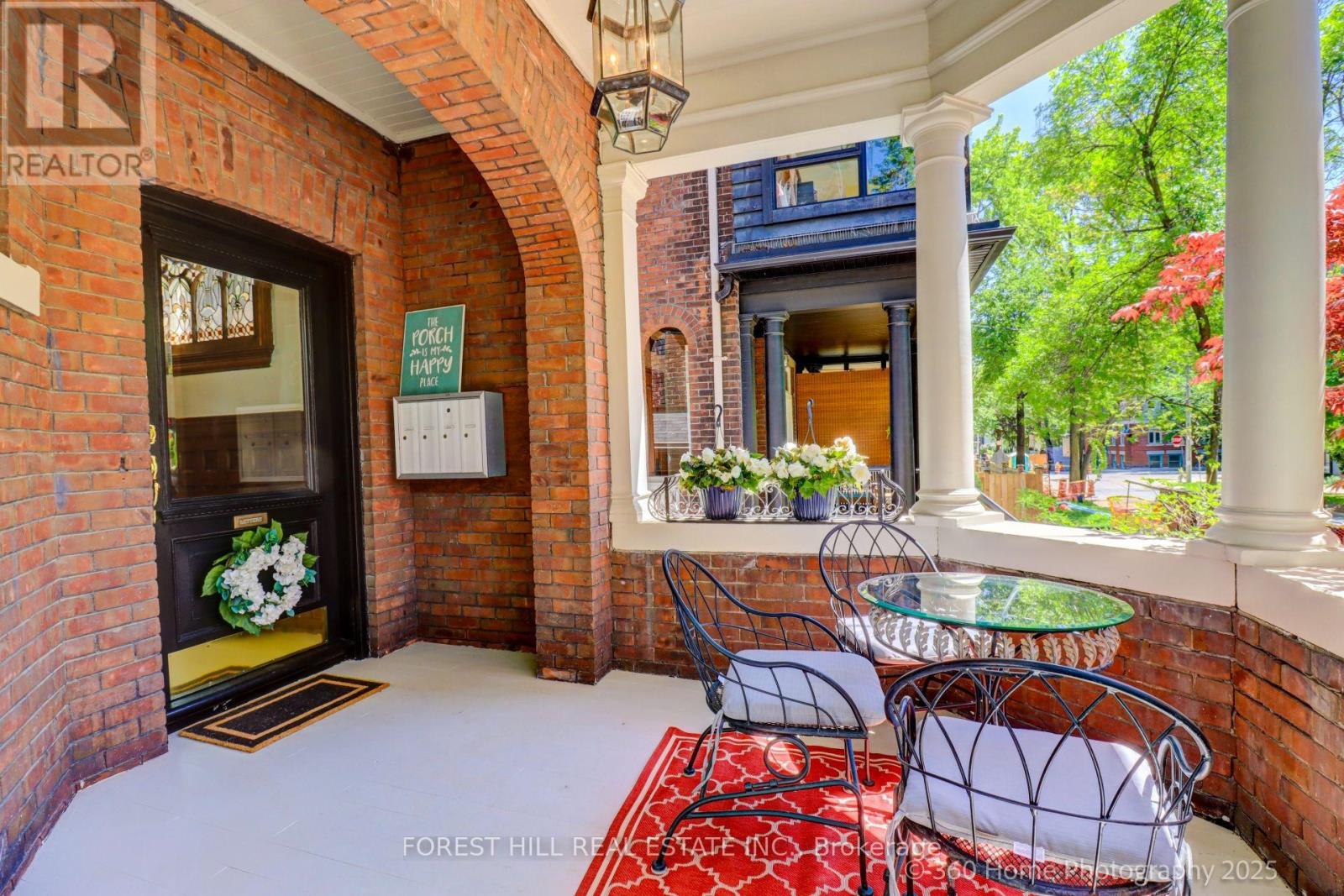379 Huron Street, Toronto, Ontario  M5S 2G5 - Photo 4 - C12443736