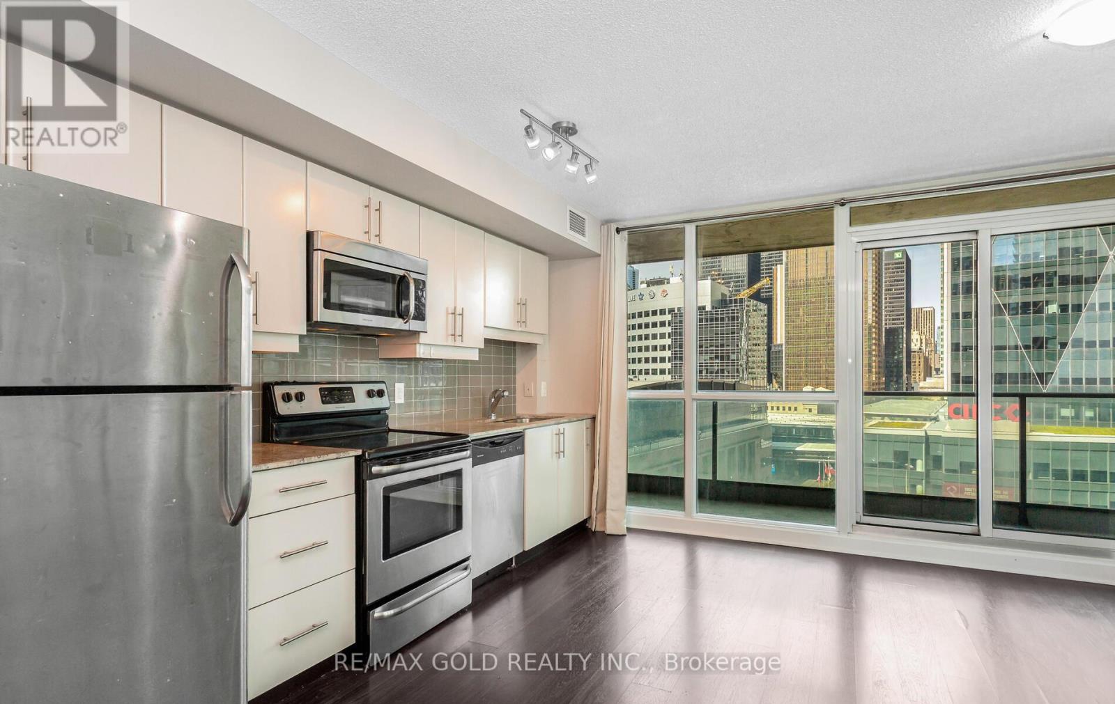 1104 - 33 Bay Street, Toronto, Ontario  M5J 2Z3 - Photo 17 - C12443765