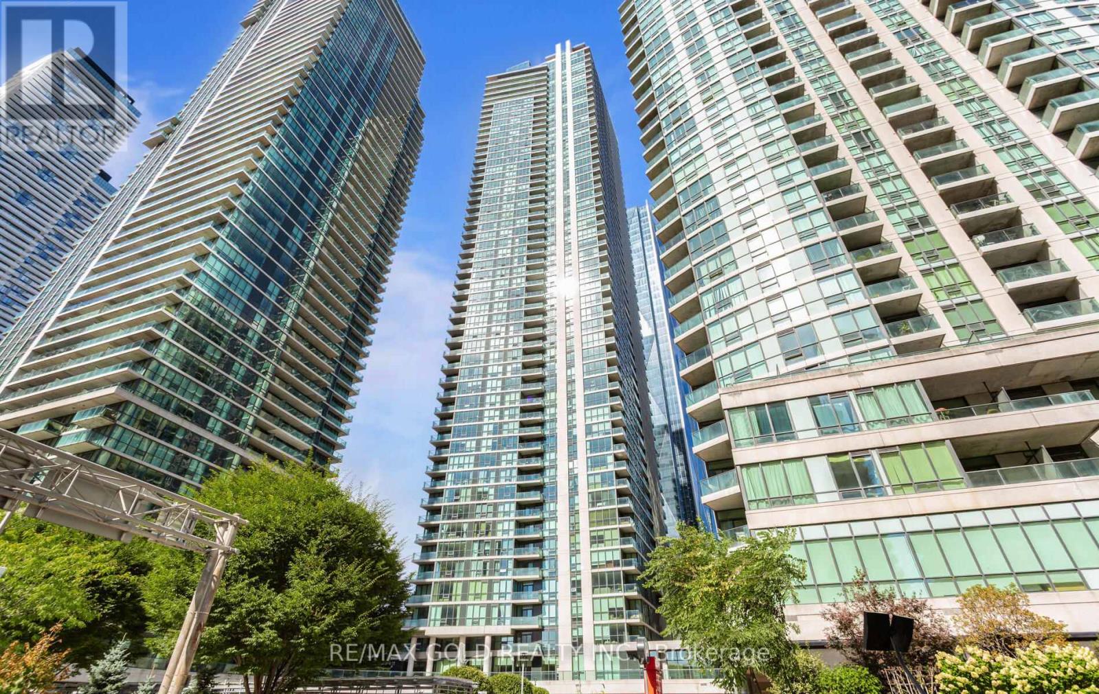 1104 - 33 Bay Street, Toronto, Ontario  M5J 2Z3 - Photo 3 - C12443765