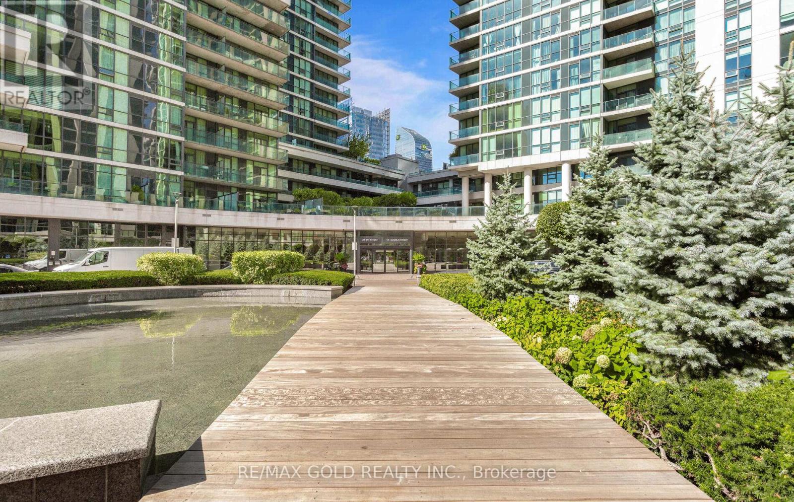 1104 - 33 Bay Street, Toronto, Ontario  M5J 2Z3 - Photo 4 - C12443765