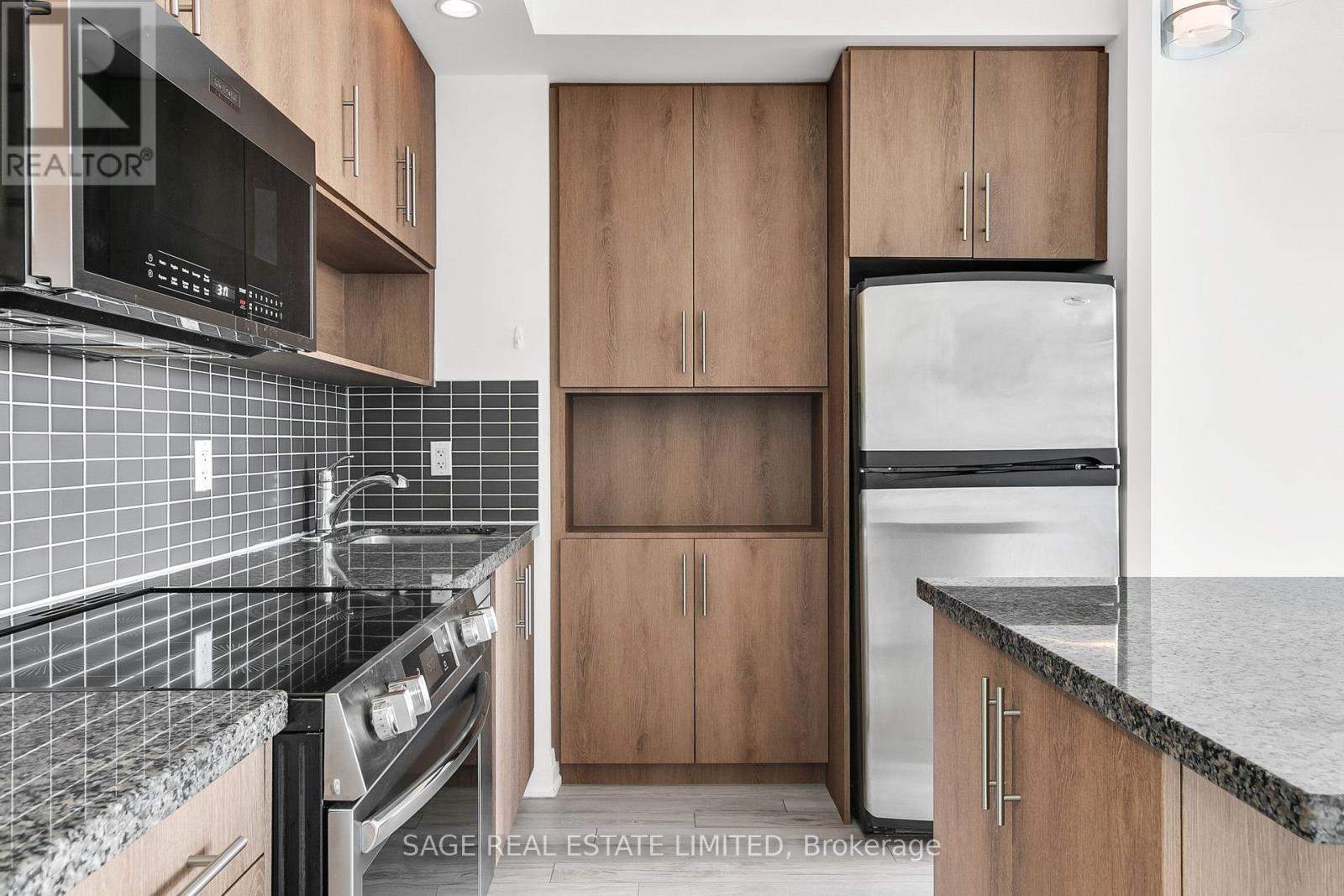 2104 - 120 Homewood Avenue, Toronto, Ontario  M4Y 2J3 - Photo 13 - C12443782