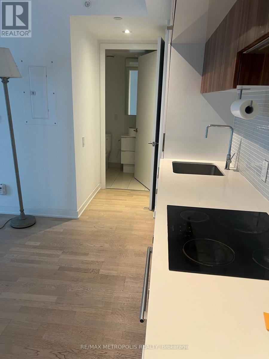1805 - 161 Roehampton Avenue, Toronto, Ontario  M4P 0C8 - Photo 3 - C12443803